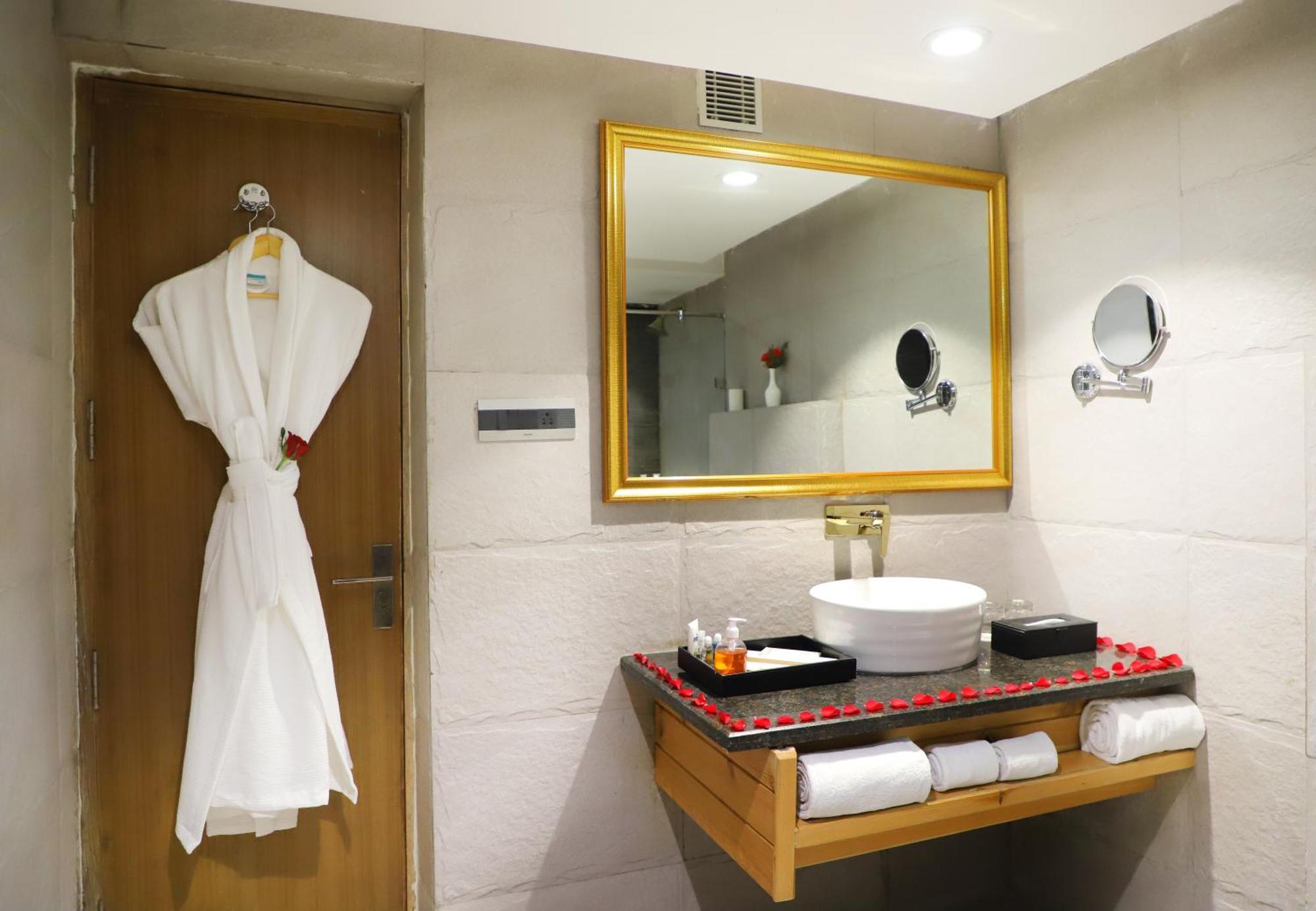 Deventure Shimla Hills Hotel Kandaghat Ngoại thất bức ảnh